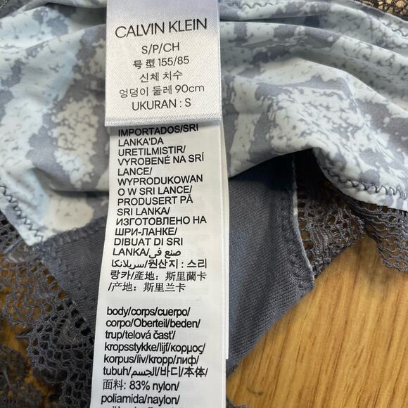 Bundle of 2 Calvin Klein Thongs, S - Picture 9 of 10